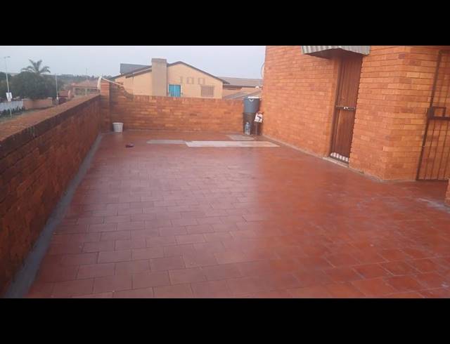 18 BEDROOM HOUSE FOR SALE IN HOSPITAL VIEW